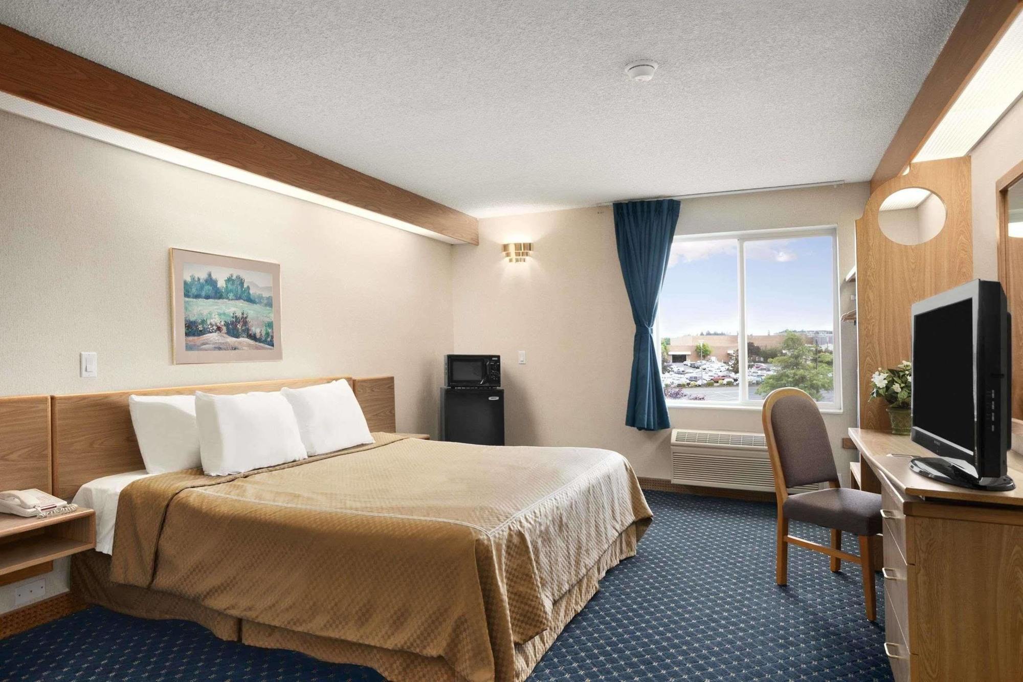 Howard Johnson By Wyndham Vancouver Hotel & Suites Esterno foto