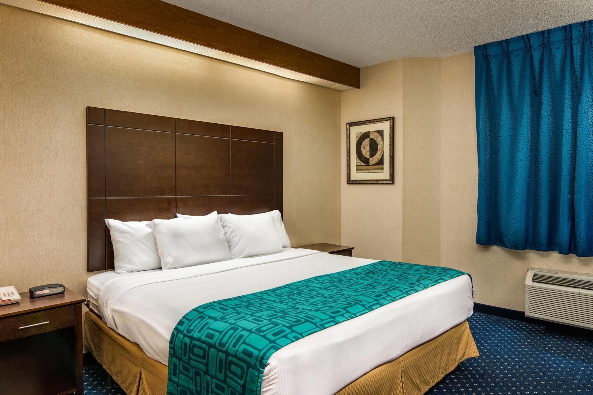 Howard Johnson By Wyndham Vancouver Hotel & Suites Esterno foto